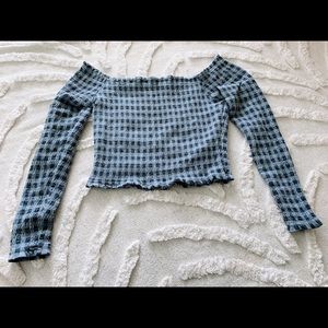 Fitted off shoulder long sleeve